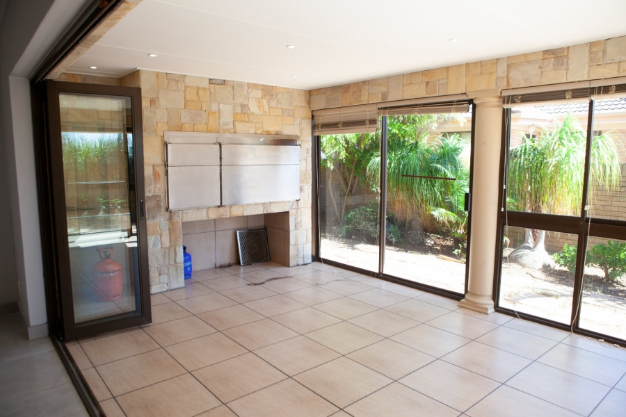3 Bedroom Property for Sale in Blombosch Western Cape